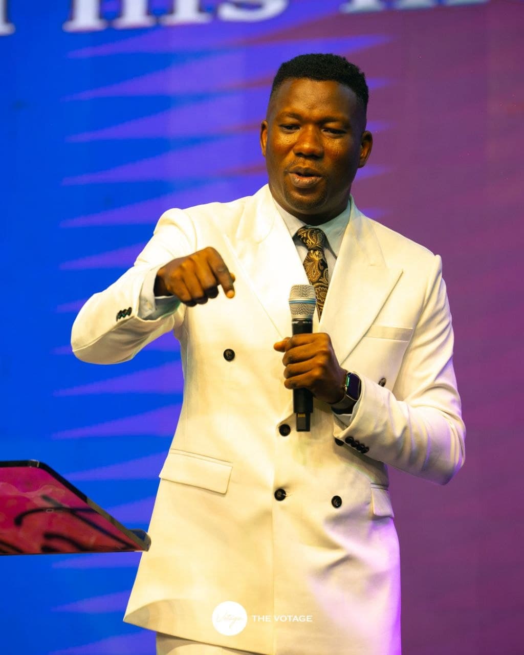 Rev. Ohis Ojeikere preaching